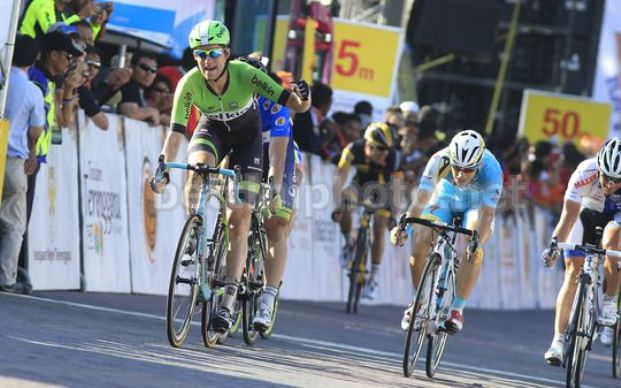 La quarta volata firmata Bos (foto Bettini)