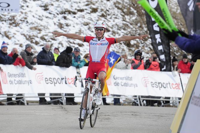 In un paesaggio ancora invernale Purito Rodríguez si impone nella prima tappa di montagna della Volta Ciclista a Catalunya (foto Tim de Waele/TDW Sport)