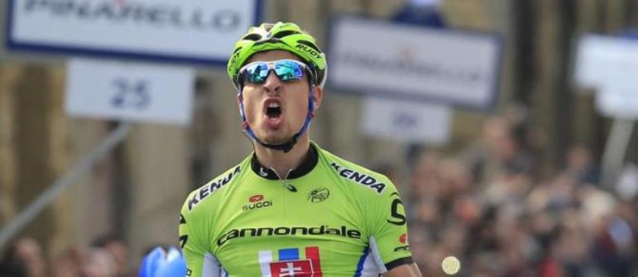 Lurlo liberatore di Sagan in cima alla rampa di Arezzo (foto Bettini)