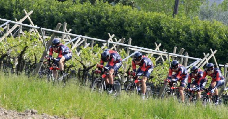 Punta decisamente verso lalto la BMC in questo Giro del Trentino, fin dalla cronosquadre dapertura (foto Bettini)