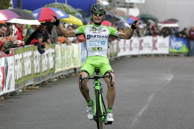 Zardini coglie la prima affermazione da professionista nellimpegnativa frazione di Brentonico (foto Bettini)