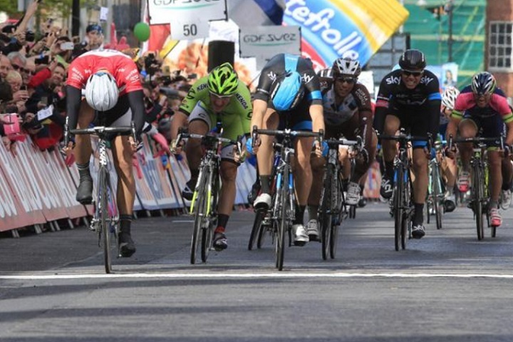 Marcel Kittel brucia Swift sullarrivo (foto Roberto Bettini)