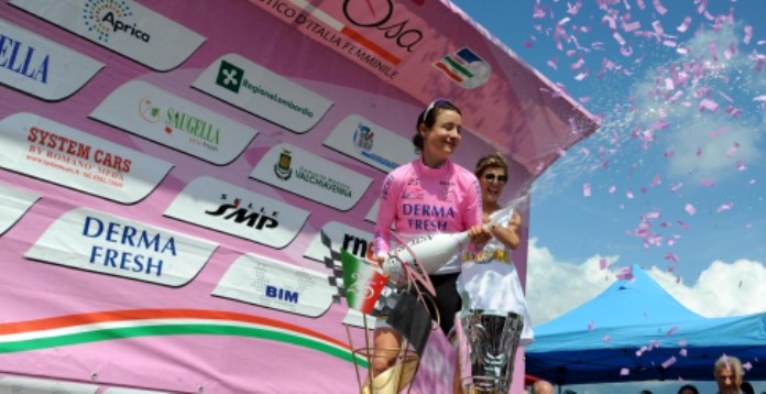 Marianne Vos festeggia il suo terzo Giro dItalia (foto Ianuale)