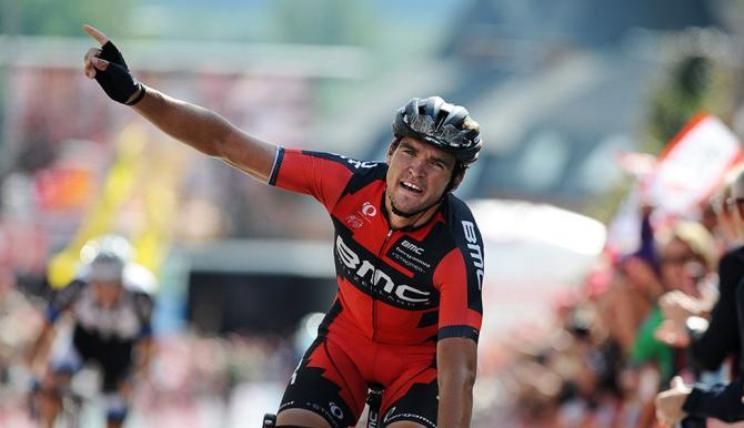 Van Avermaet esulta sul traguardo di Geraardsbergen ( Tim de Waele/TDW Sport)