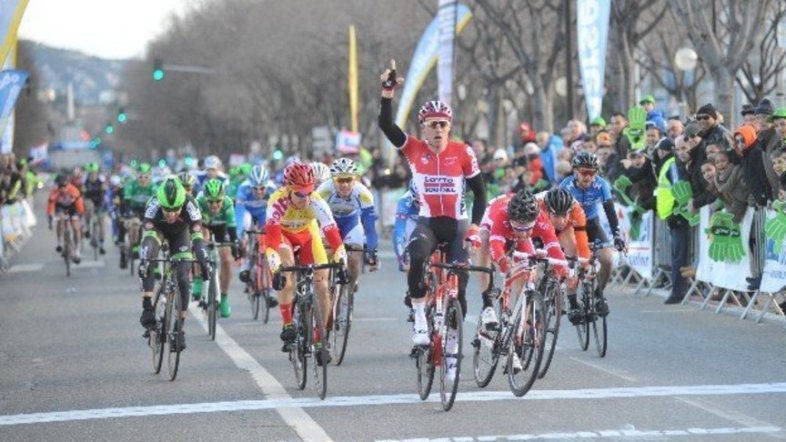 Lolandese Ligthart impedisce a Van Bilsen il bis sulle strade di Marsiglia (foto lamarseillaise.fr) 