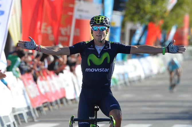 Valverde a braccia spalancate sul traguardo di Valls (foto Tim de Waele/TDWSport.com)