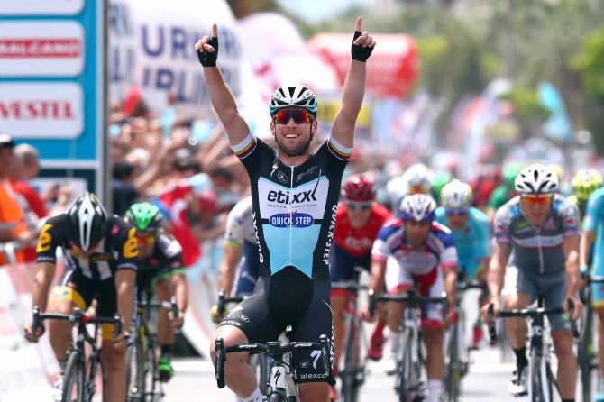 Cavendish si stacca ma poi ritorna sotto e si impone alla grande nella penultima tappa del Giro di Turchia (foto Tim de Waele/TDWSport.com)