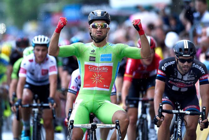 Lex pugile Bouhanni le suona agli avversari anche a Sisteron (foto Bettini)