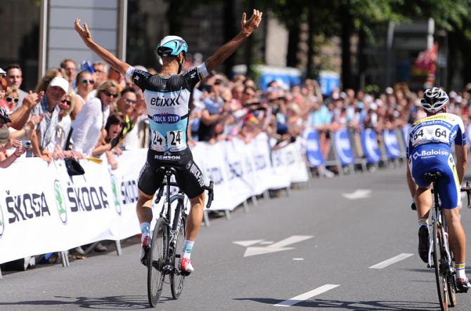 Inusuale inquadratura per una vittoria, quella di Tom Boonen nella 99a edizione della Rund um Köln (foto (Tim de Waele/TDWSport.com)