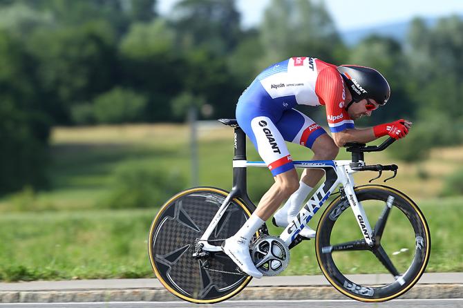 Tom Dumoulin è unimprendibile scheggia lungo i 5 Km e rotti del cronoprologo del Tour de Suisse 2015 (Tim de Waele/TDWSport.com)