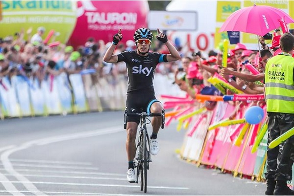 Sergio Henao taglia vittorioso il traguardo (foto Bettini)