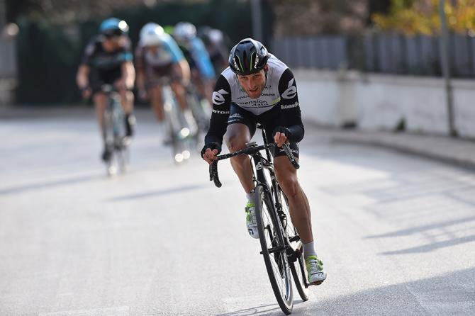 Cummings lancia lattacco nel finale della tappa di Foligno (foto (Tim de Waele/TDWSport.com)