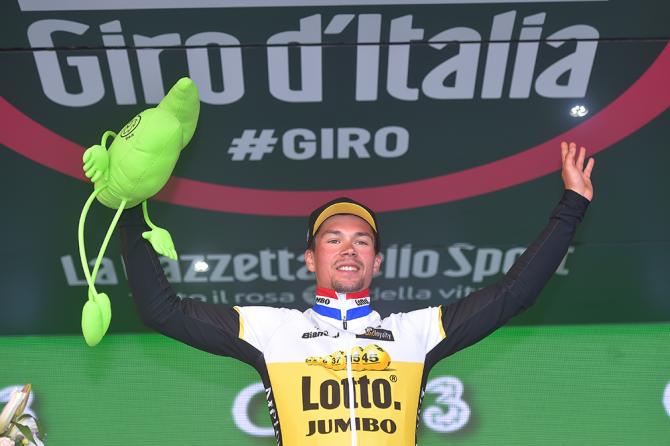 Lo sloveno Primoz Roglic premiato sul podio (foto Tim de Waele/TDWSport.com)