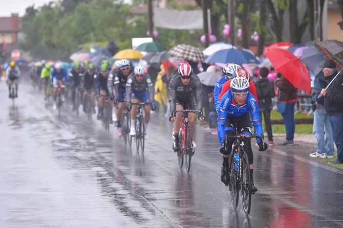 Doveva essere la grande protagonista della giornata e non si è fatta attendere. Fortunamente la pioggia ha bagnato abbondantemente le fasi iniziali e centrali della corsa, lasciando allasciutto gli insidiosi chilometri del circuito finale (foto Tim de Waele/TDWSport.com)