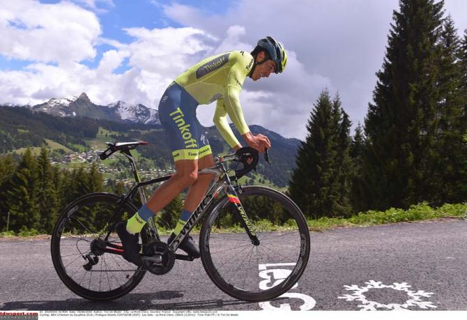 Alberto Contador impegnato sulle aspre rampe del Mont-Chéry (foto Tim de Waele/TDWSport.com)