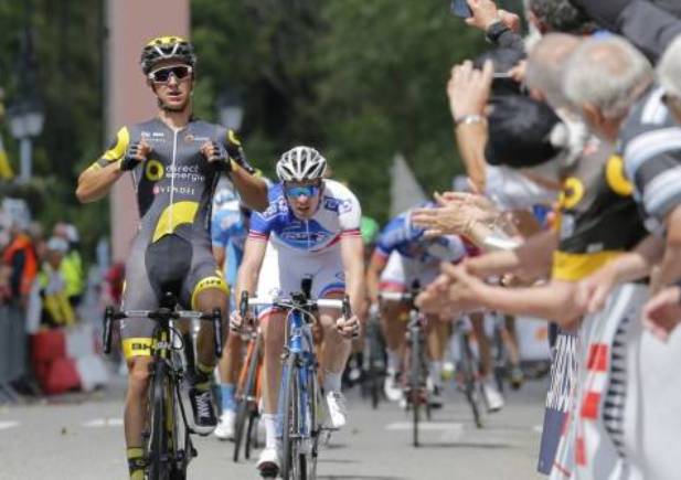 Il francese Coquard ancora vincente sulle strade di Francia (foto S. Boué / LEquipe)