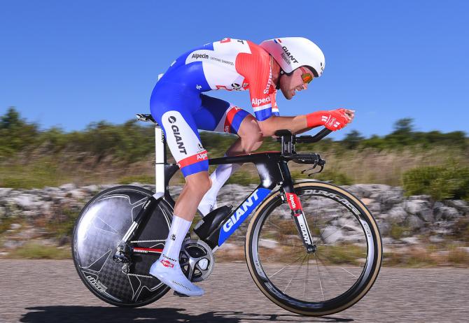 Dumoulin sfreccia veloce nelle tortuose gole dellArdèche, palcoscenico della prima frazione contro il tempo del Tour 2016 (foto Tim de Waele/TDWSport.com) 