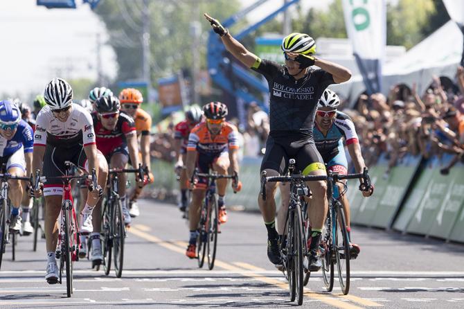 Travis McCabe si impone allo sprint nella più facile frazione del Tour of Utah (foto Jonathan Devich/epicimages.us)