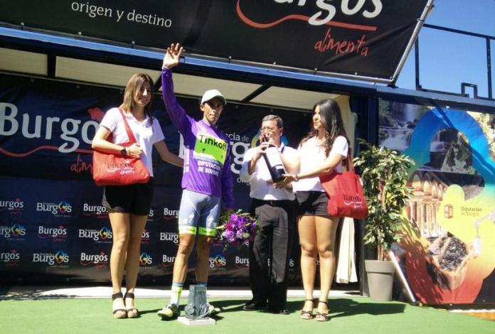 La premiazione di Contador, vincitore della 38a edizione della Vuelta a Burgos (foto twitter)