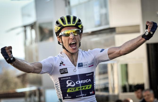 Lesultanza di Simon Yates sul traguardo di Fayence (Getty Images Sport)