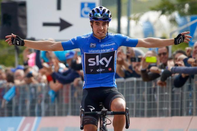 Mentre alla sue spalle si ridefinisce la classifica del Giro, lo spagnolo Landa vola finalmente a conquistare lagognato successo di tappa da dedicare a Scarponi (Getty Images Sport)