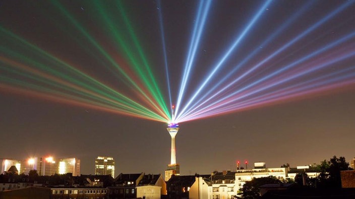 La Rheinturm (torre della televisione) di Düsseldorf (www1.wdr.de)