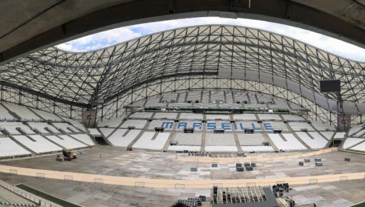 Lo stadio Orange Vélodrome di Marsiglia attrezzato per ospitare larrivo della cronometro del Tour (www.lequipe.fr)