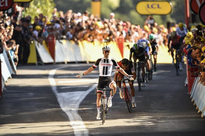 Laustraliano Matthews nel complicato finale di tappa che è stato fatale per la leadership di Fabio Aru ((Getty Images Sport)