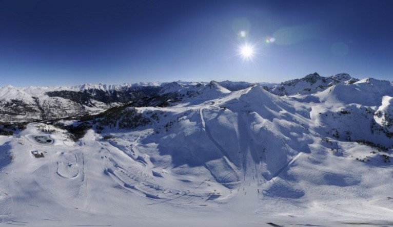 Panoramica del comprensorio sciistico di Serre Chevalier (ww.serre-chevalier.com)