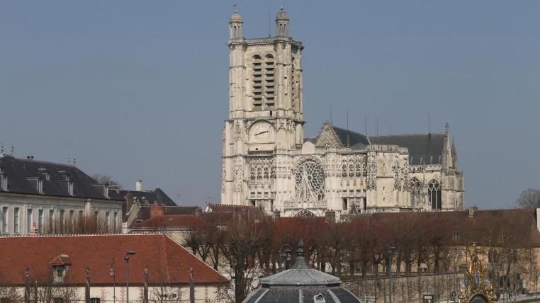 La cattedrale di Troyes, dedicata ai Santi Pietro e Paolo (www.lest-eclair.fr)