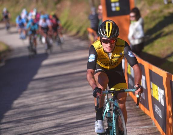 Saltava con gli sci.... ora salta anche sui muri e vince Primož Roglič (foto Tim de Waele/TDWSport.com)