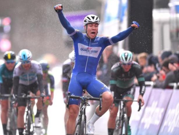 Jakobsen si impone in una travagliata edizione della Scheldeprijs (foto Tim de Waele/TDWSport.com)