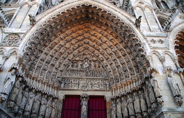 Uno scorcio della cattedrale di Amiens, la più vasta di Francia (www.minube.it)