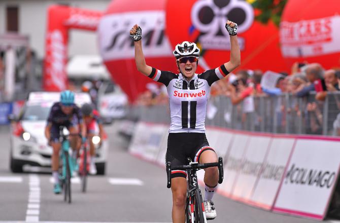 Per Winder Ruth tappa e maglia a Omegna: al Giro Donne splende il Sunweb (foto Tim de Waele/TDWSport.com)