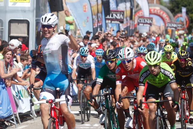 Bis italiano sulle strade della Vuelta a Burgos: dopo la vittoria di Francesco Gavazzi arriva il turno di Matteo Moschetti (foto Alberto Rodrigo)