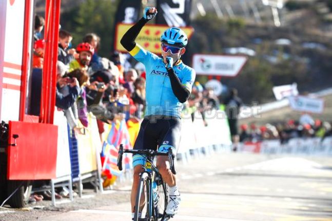 Colpo doppio del colombiano Miguel Ángel López sulle strade del Giro di Catalogna (foto Bettini)
