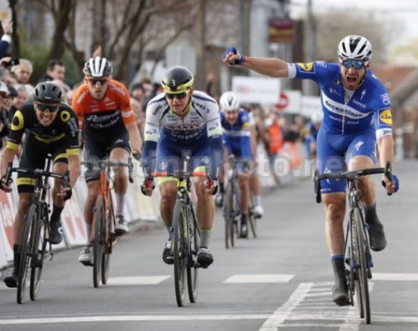 Prima vittoria da professionista per Florian Sénéchal a Le Samyn (foto Bettini)