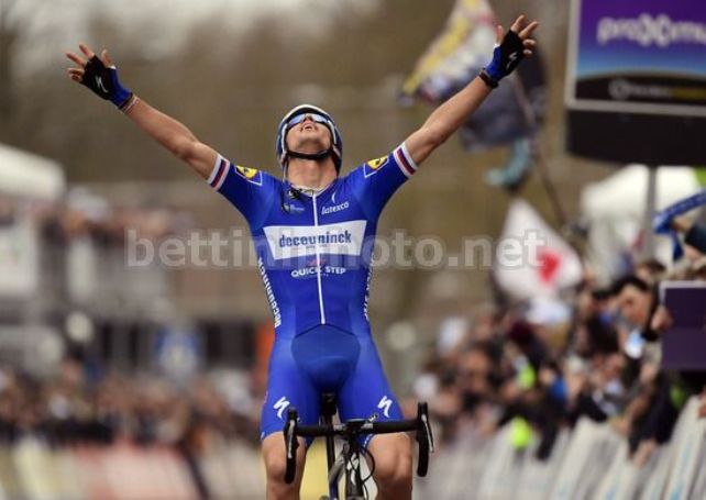 Zdeněk Štybar inaugura la Campagna del Nord 2019 imponendosi nella 74a edizione della Omloop Het Nieuwsblad (foto Bettini)