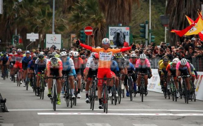 Manuel Belletti vince allo sprint la frazione più lunga del Giro di Sicilia (foto Bettini)