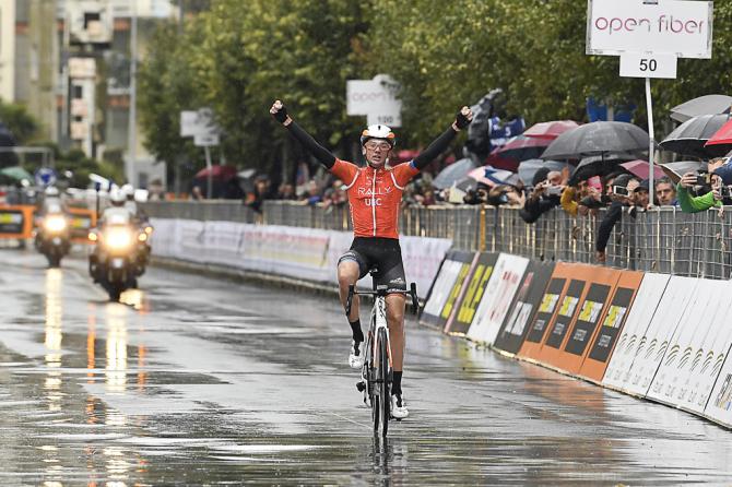 Sotto la pioggia si perfezione limpresa di McNulty sulle scivolose strade della Caltanissetta - Ragusa (foto Bettini)