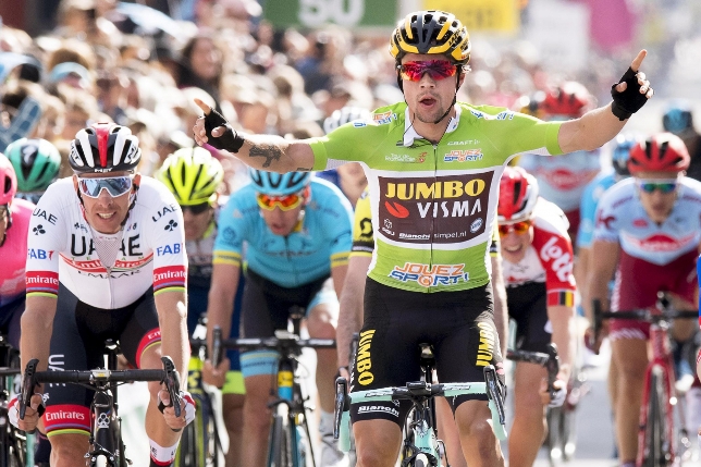 Primož Roglič a segno a La Chaux-de-Fonds: il Giro di Romandia parla ancora sloveno (foto Keystone / EPA)