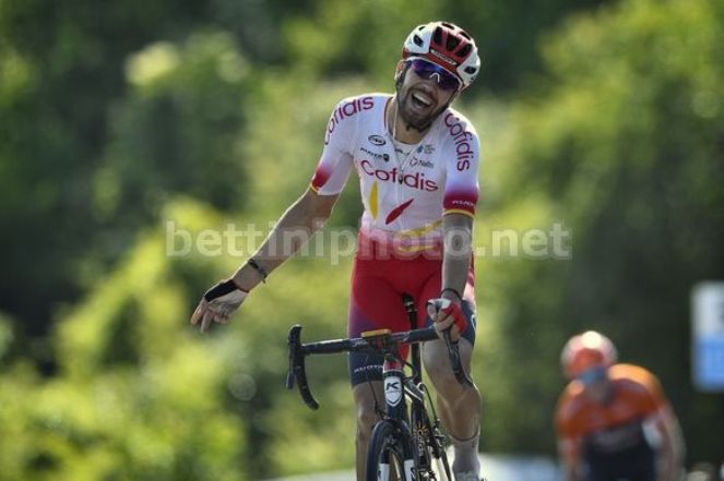 Lo spagnolo Herrada vincitore sul traguardo di Diekirch, nella tappa regina del Tour of Luxembourg (foto Bettini)