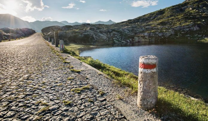 Il selciato del San Gottardo, salita regina delledizione 2019 del Tour de Suisse (www.ticino.ch)