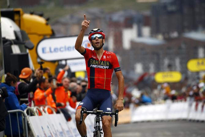 Vincenzo Nibali mette la sua prestigiosa firma sullultima tappa di montagna del Tour (foto Bettini)