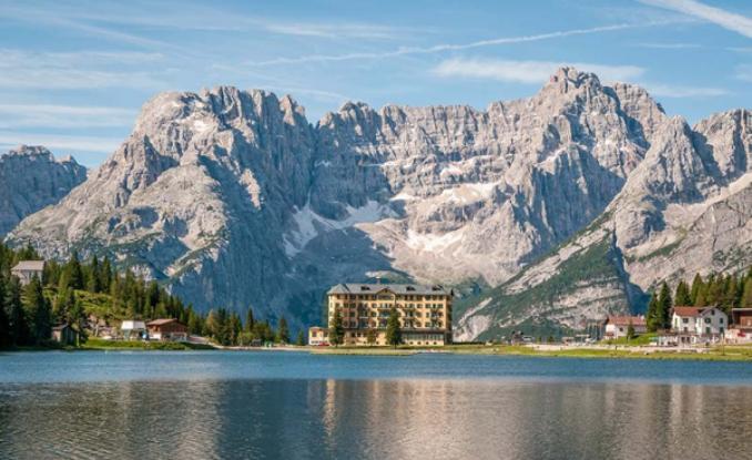 Il lago di Misurina, sede darrivo del tappone dellAdriatica Ionica Race (www.dolomiten.net)