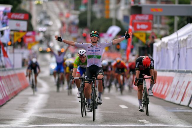 La vittoria di Sam Bennett nella penultima tappa del Giro della Vallonia (Getty Images)