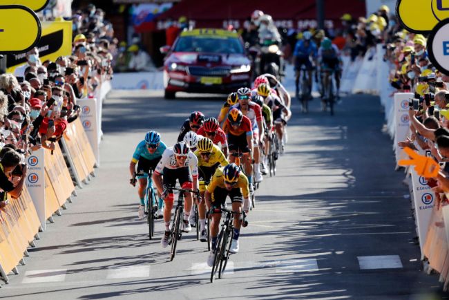 Roglič lanciato a testa bassa verso il successo nella seconda tappa di montagna del Tour 2020 (Getty Images)