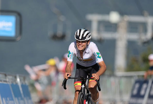 Lo spagnolo Torres vince la 4a tappa del Tour de lAvenir (foto Le DL/Louise Raymond