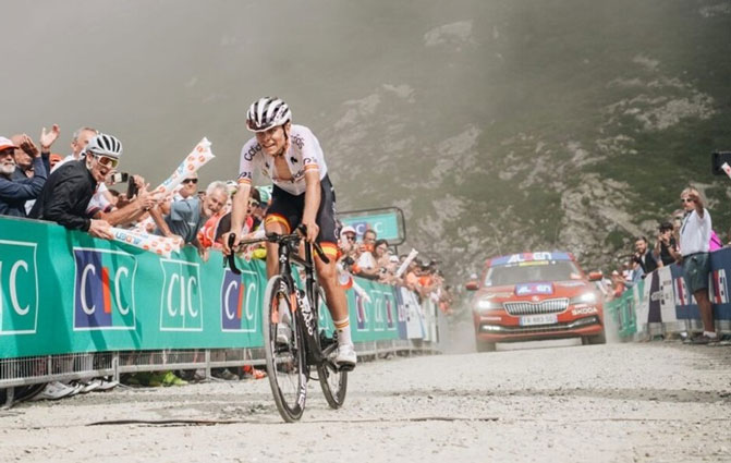 Pablo Torres si impone ai 2176 metri del Colle delle Finestre (Foto Tour de lAvenir)