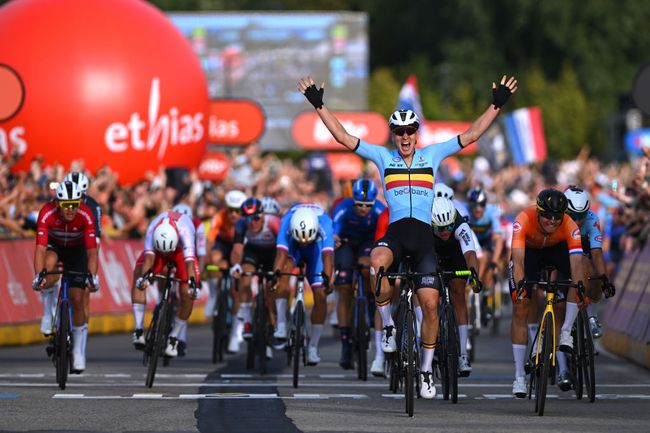 Tim Merlier vince il volata il campionato europeo (foto Luc Claessen/Getty Images)